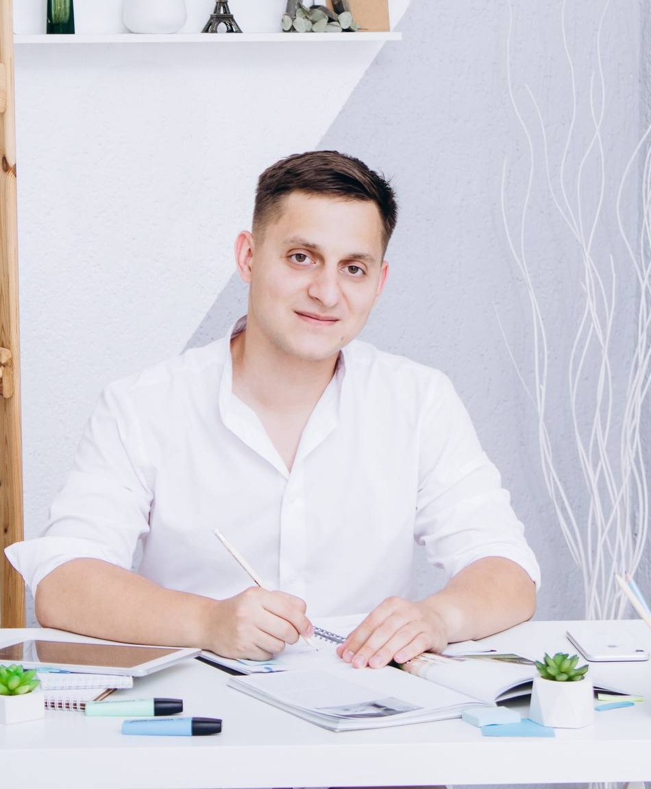 Anton Kolesin, apartment rental specialist in Miami